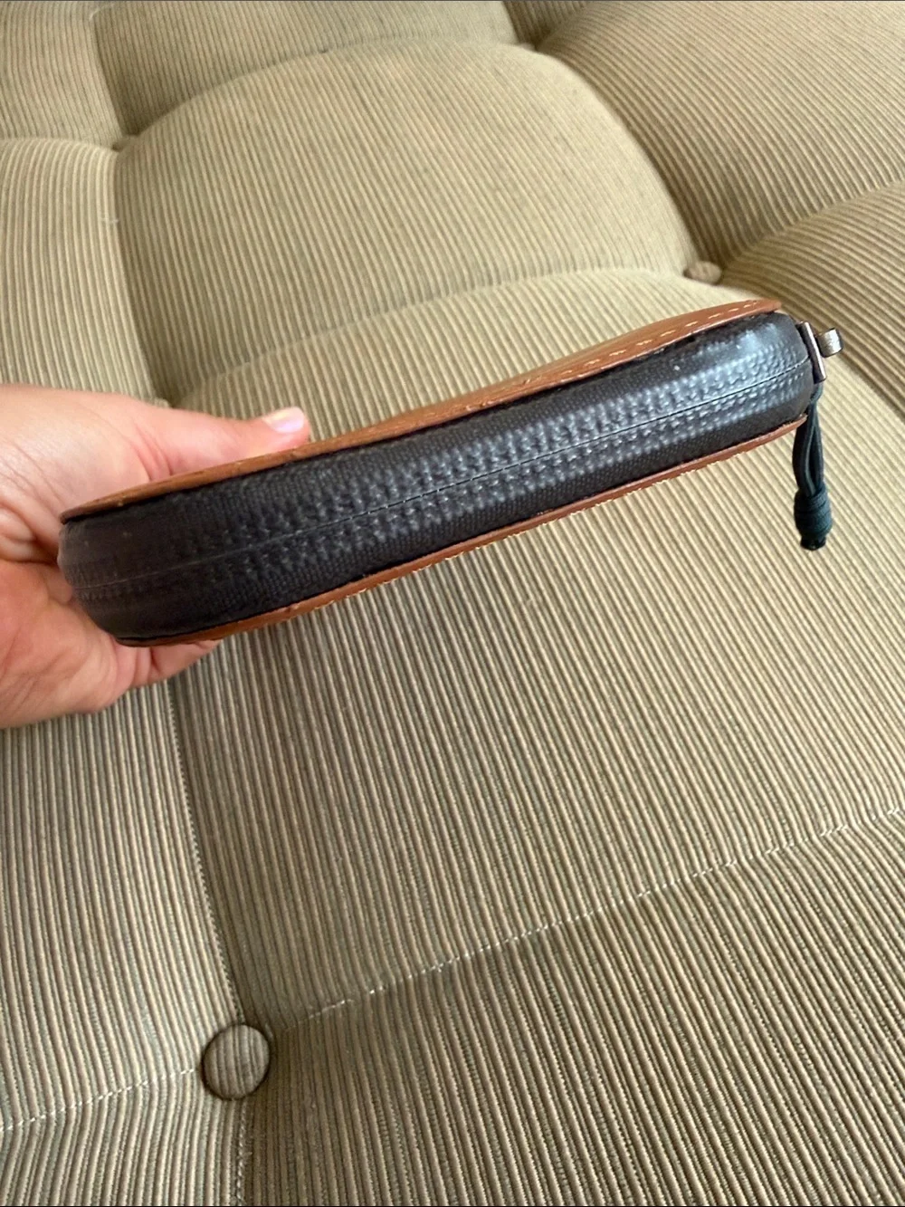Bellroy venture phone